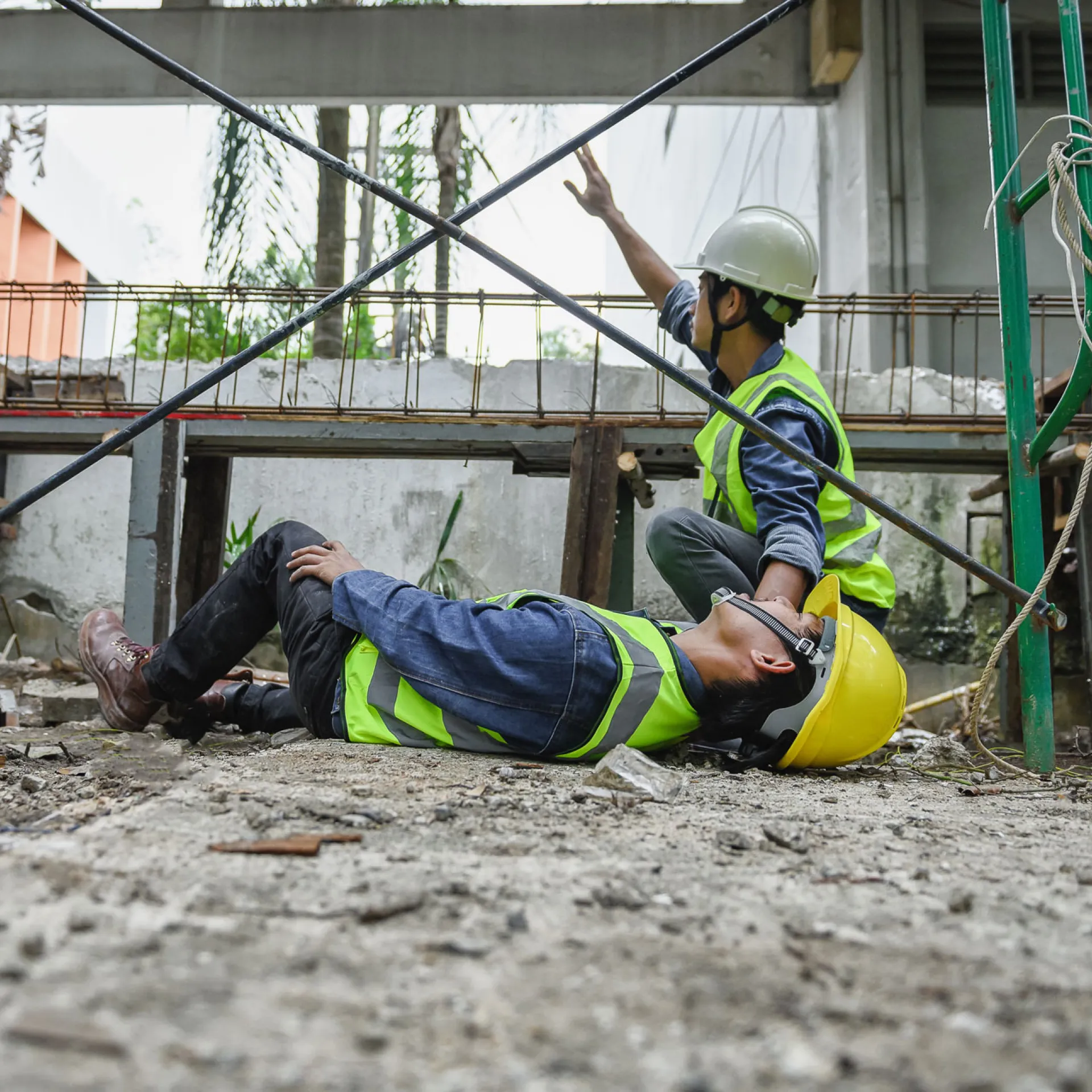 Ongeval op het werk van medewerker op de bouwplaats.